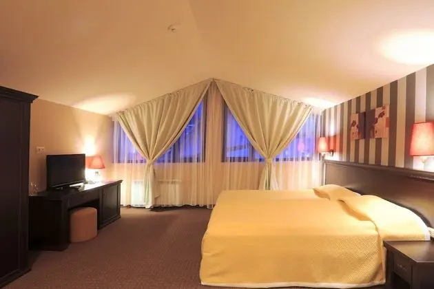 Royal Park Hotel & Apartments - Oda