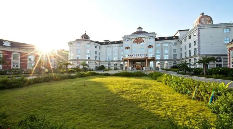 THE ROYAL PINNACLE HOTEL