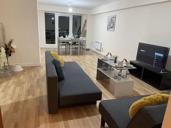 Royal Plaza Apartments - Bar