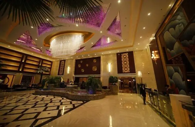 ROYAL PRINCE HOTEL - Lobi
