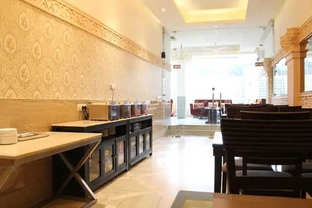 Royal Residence Iffco Chowk - Lobi