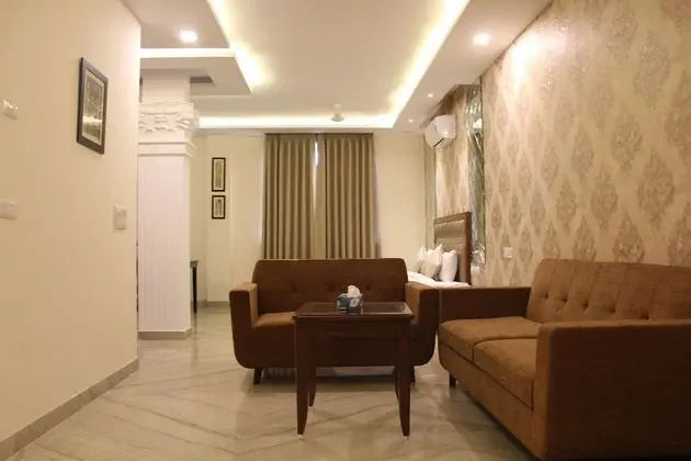 Royal Residence Iffco Chowk - Oda