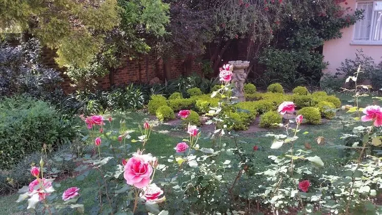 Royal Ridge Guest House and Apartments - Dış Mekan