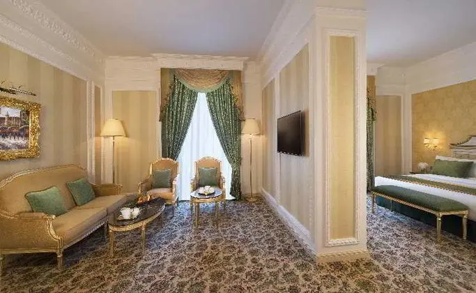 Royal Rose Hotel - Oda