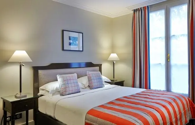 Royal Saint Honore Paris Louvre