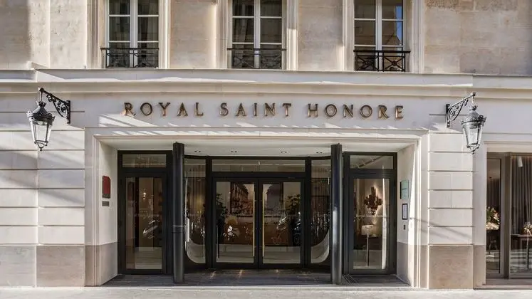 Royal Saint Honore Paris Louvre