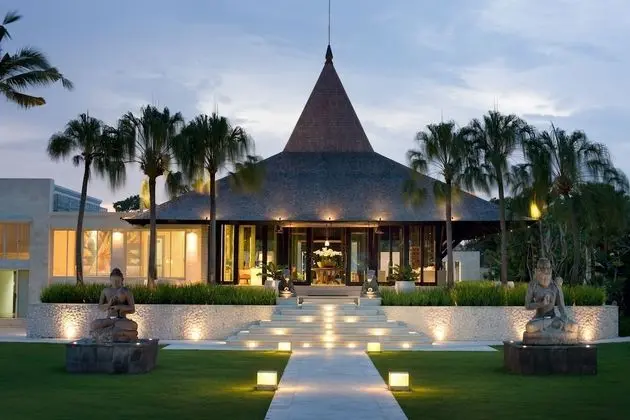 The Royal Santrian - CHSE Certified