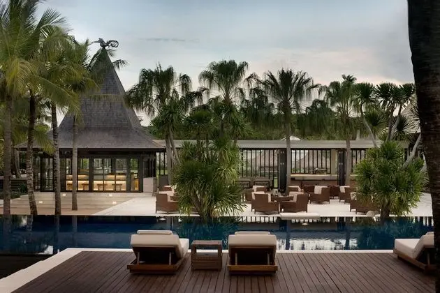 The Royal Santrian - CHSE Certified - Plaj