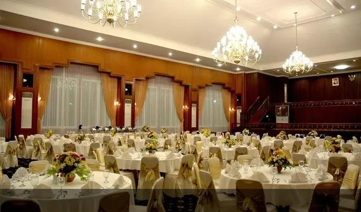 Royal Senyiur Hotel Tretes