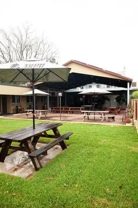 Royal Hotel Singleton - Dış Mekan