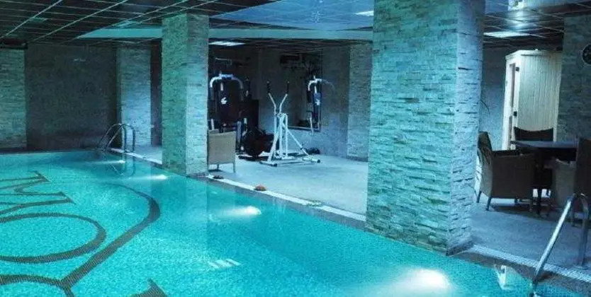 Royal Hotel&Spa Pristina - Havuz