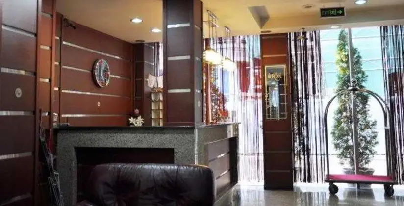 Royal Hotel&Spa Pristina - Lobi