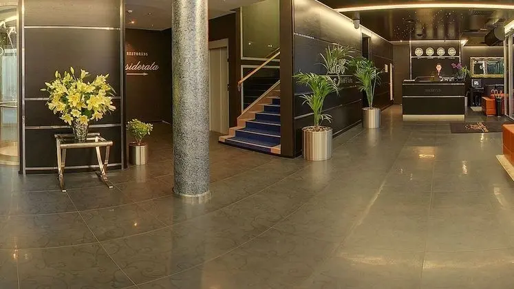 Royal Square Hotel & Suites - Lobi