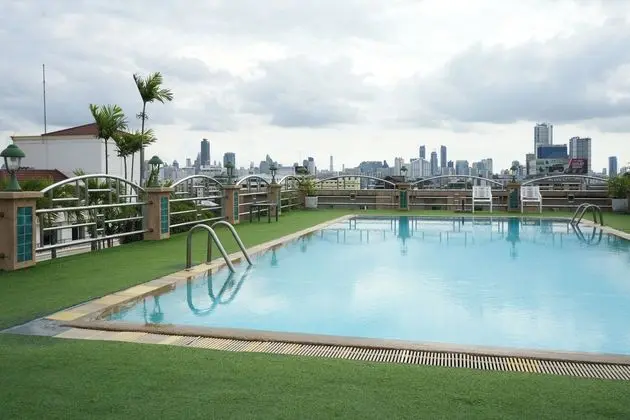 Royal Suite Hotel Bangkok - Havuz