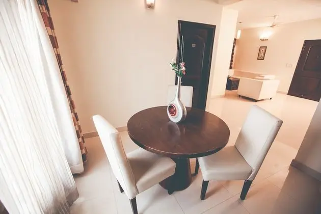 Royal Suites Hotel Apartment - Yerinde Yemek
