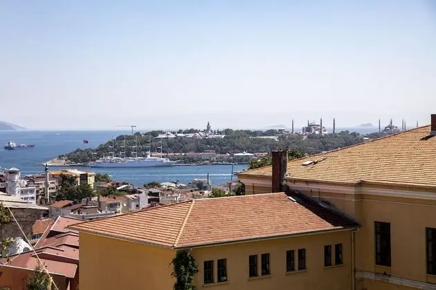 Royal Taksim Suites