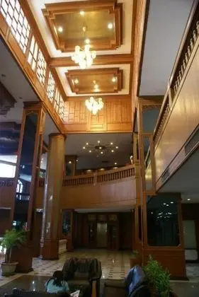 Royal Twins Palace Hotel - Lobi
