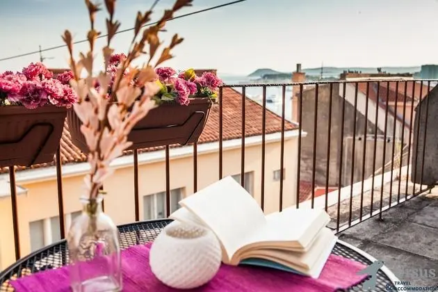 Royal View Apartment