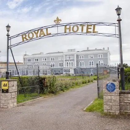 The Royal Hotel - Dış Mekan