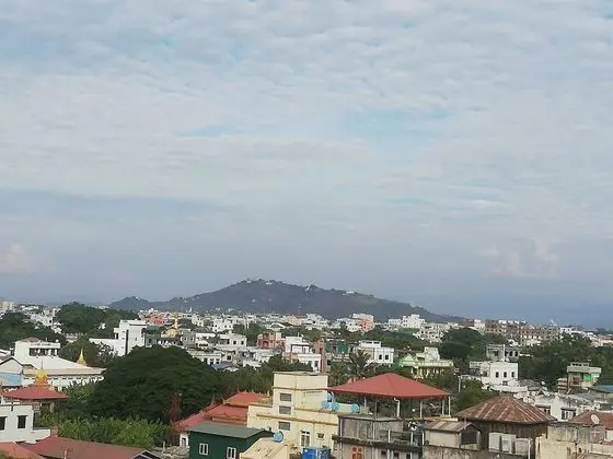 Royal Yadanarbon Hotel