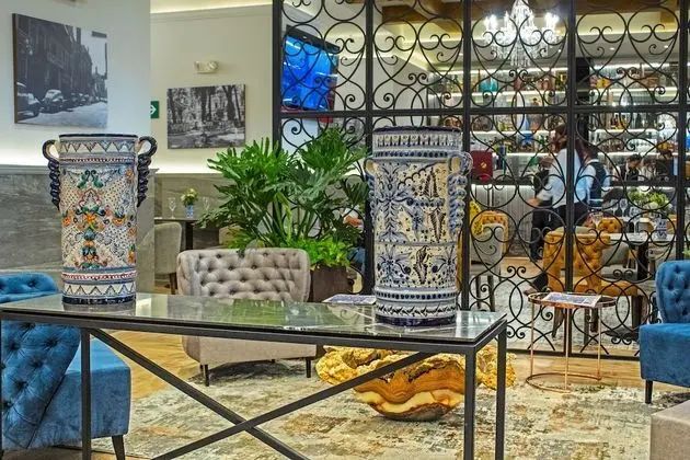 Royalty Hotel Boutique - Lobi
