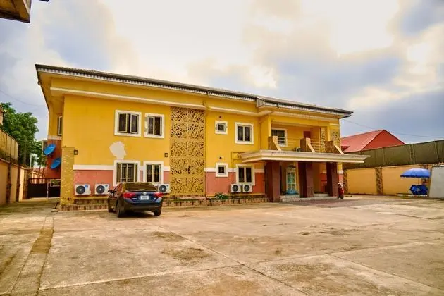 Royalty Economy Lodge