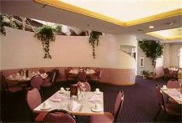 Royalty Inn