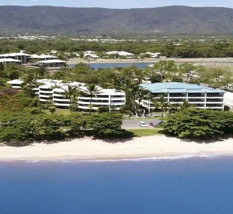 Roydon Beachfront Holiday Apartments