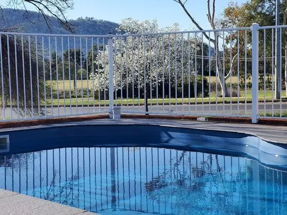 Roydons Motor INN - Havuz