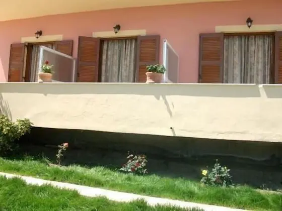 Roza Studios - Dış Mekan