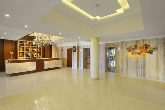 RS Sarovar Portico Palampur - Lobi