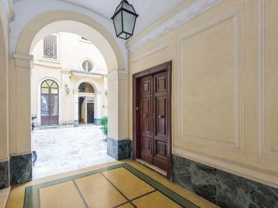 RSH Bright Vatican Apartment
