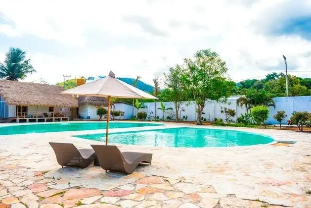 Rua Beach Resort Sumba - Havuz