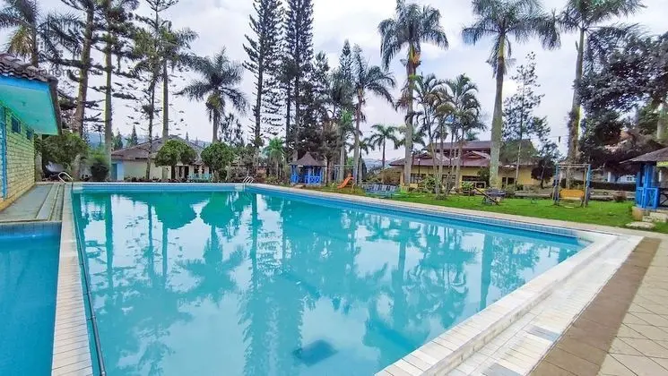 Ruang Nyaman at Sukanagalih Resort - Havuz