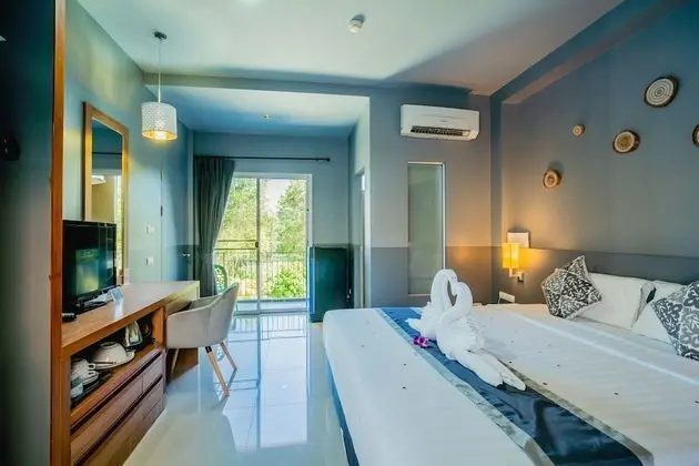 The Rubber Hotel - Öne Çıkan Resim