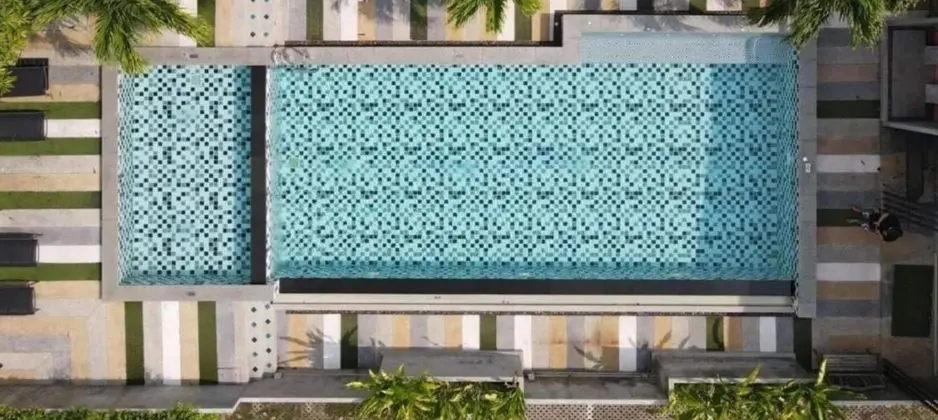 The Rubber Hotel - Öne Çıkan Resim