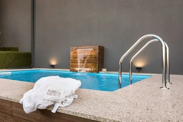 Rubens Hotel Royal Village - Gaia Porto - Havuz