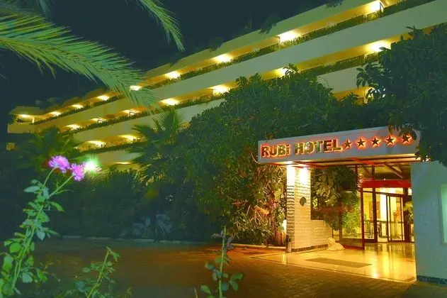 Rubi Hotel - Lobi