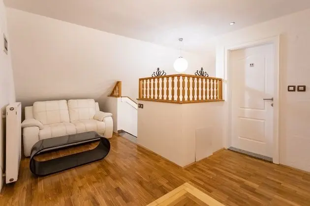 Rubina Rooms - Lobi