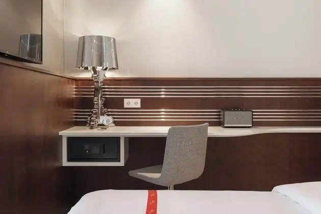 Ruby Ella Hotel Cologne - Oda