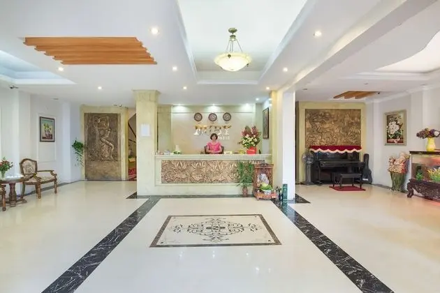 Ruby Hotel - 1