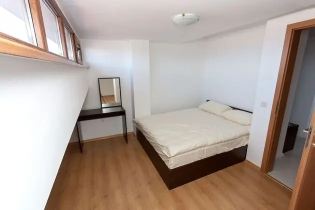 Ruby Tower Apartments - Oda