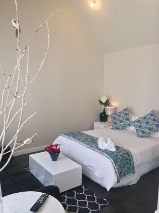 Ruby's Queenscliff - Öne Çıkan Resim