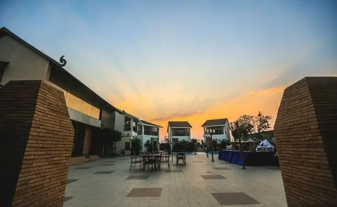 Rudraksh Club & Resort - Havuz