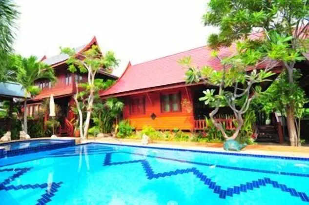 RUEN KANOK THAI HOUSE