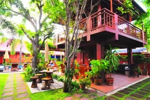 RUEN KANOK THAI HOUSE
