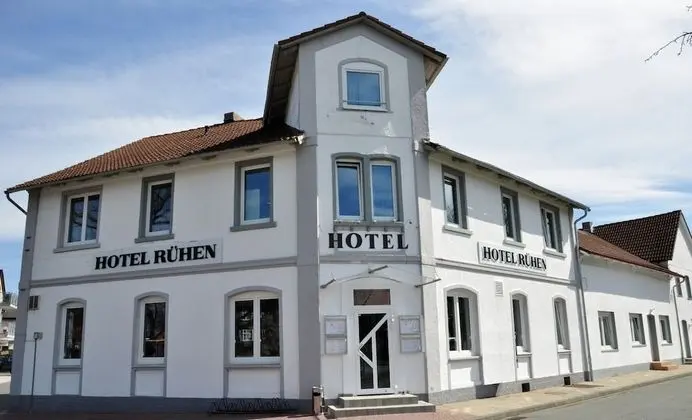 Hotel Rühen 24-hour check-in, free parking, guest kitchen - Dış Mekan