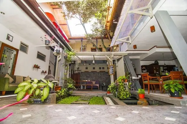 Rumah Asri Bed And Breakfast