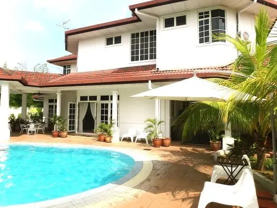 Rumah Putih near KLIA & Xiamen University - Havuz