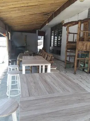 Rumah Singgah Manado - Hostel - Bar